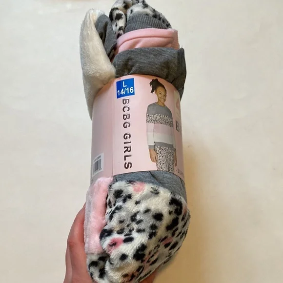 NWT BCBG Girls 4 piece pajama set super soft comfy and cozy - Picture 9 of 9